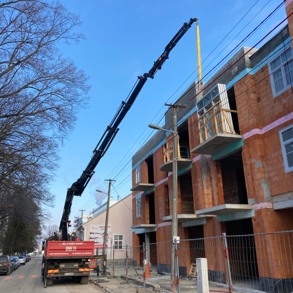 Prenájom hydraulický rúk s dosahom až 24m